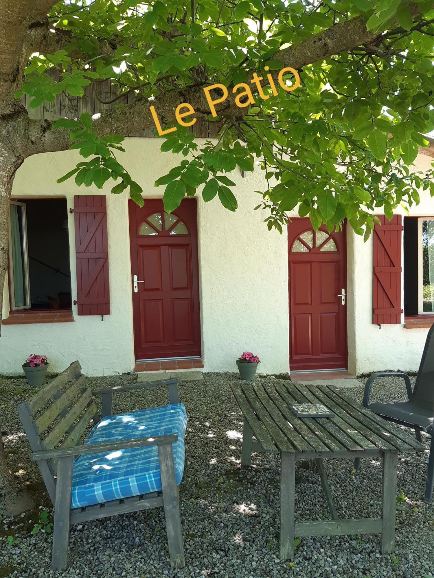 Bnb Ferme Beauregard Les Pyrenees Artigat Bagian luar foto